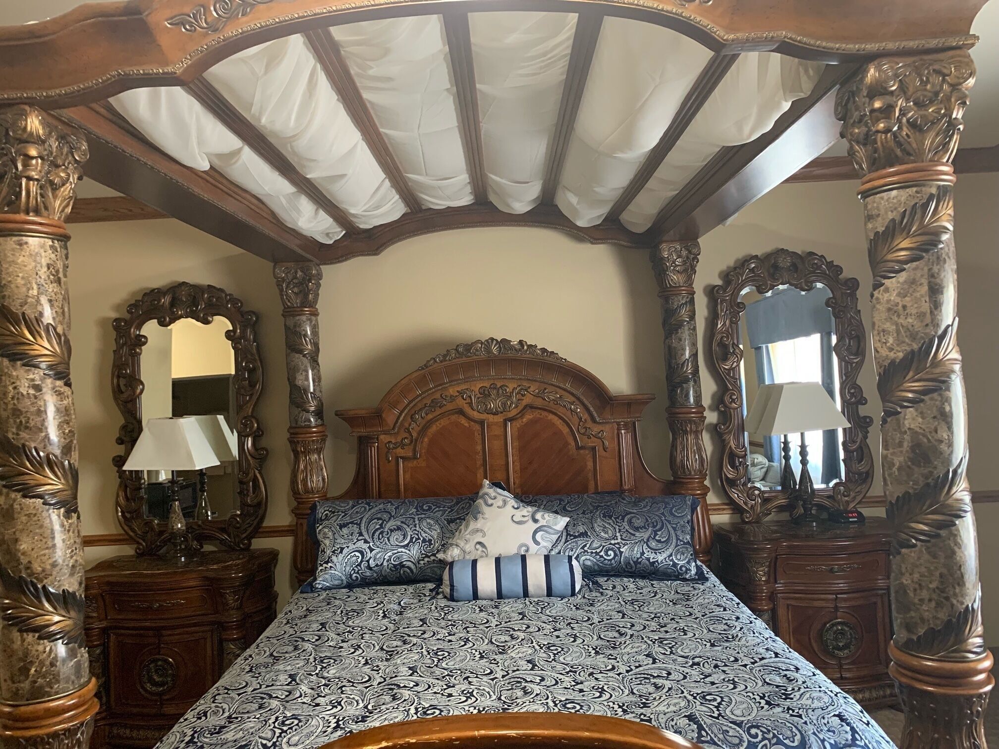 Iron/ironing board, free WiFi, bed sheets, alarm clocks