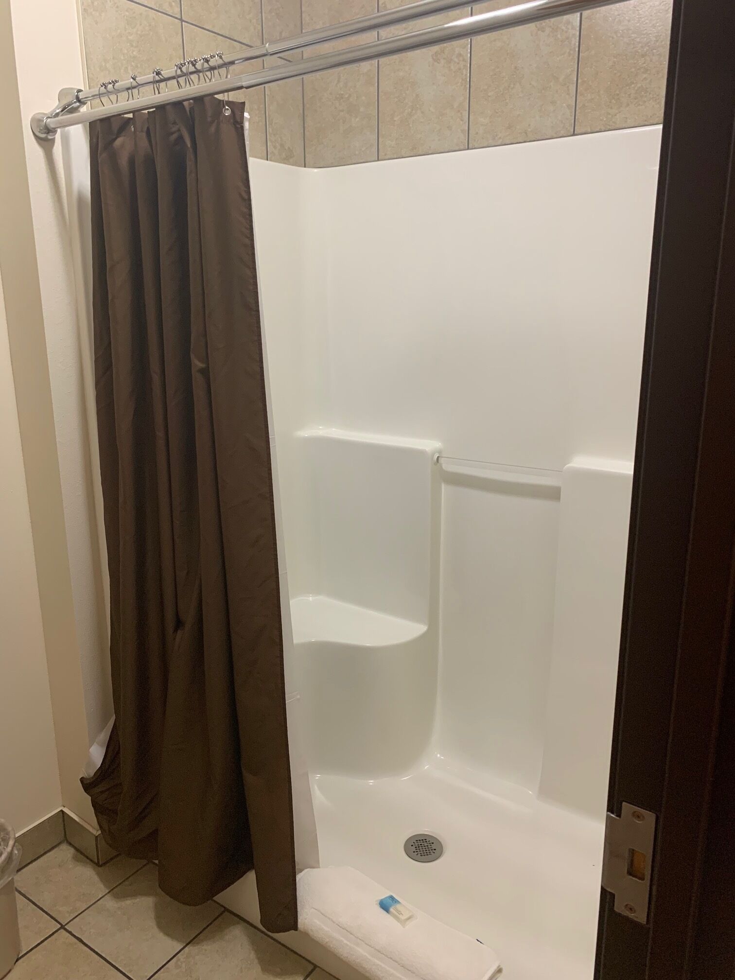 deluxe suite, 1 king bed, non smoking | iron/ironing board, free wifi, bed sheets, alarm clocks