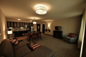 Suite, 1 Bedroom, Kitchen | In-room safe, desk, laptop workspace, blackout drapes