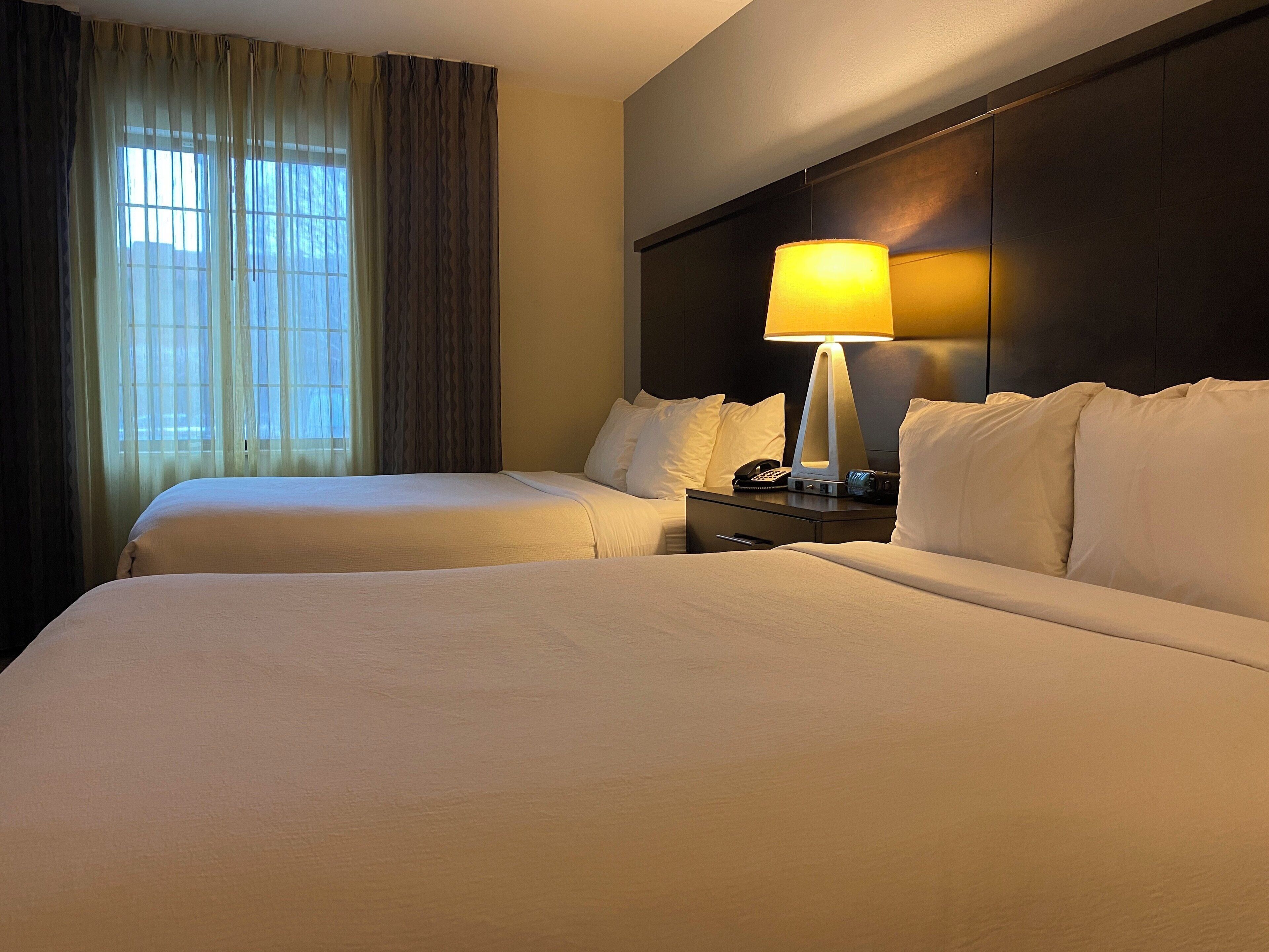 in-room safe, individually decorated, individually furnished, desk