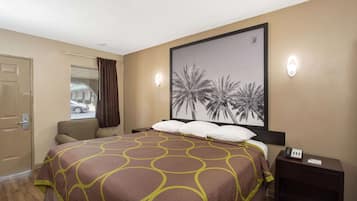 Ameublement personnalisé, rideaux occultants, fer et planche à repasser