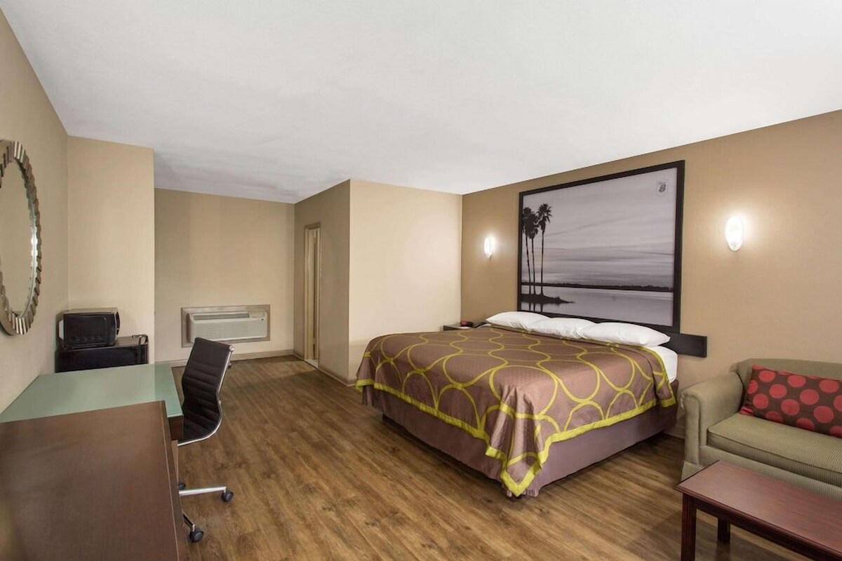 Blackout curtains, iron/ironing board, free WiFi, individually furnished