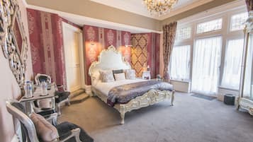 Classic Double Room, Ensuite, Garden View | Free WiFi, bed sheets