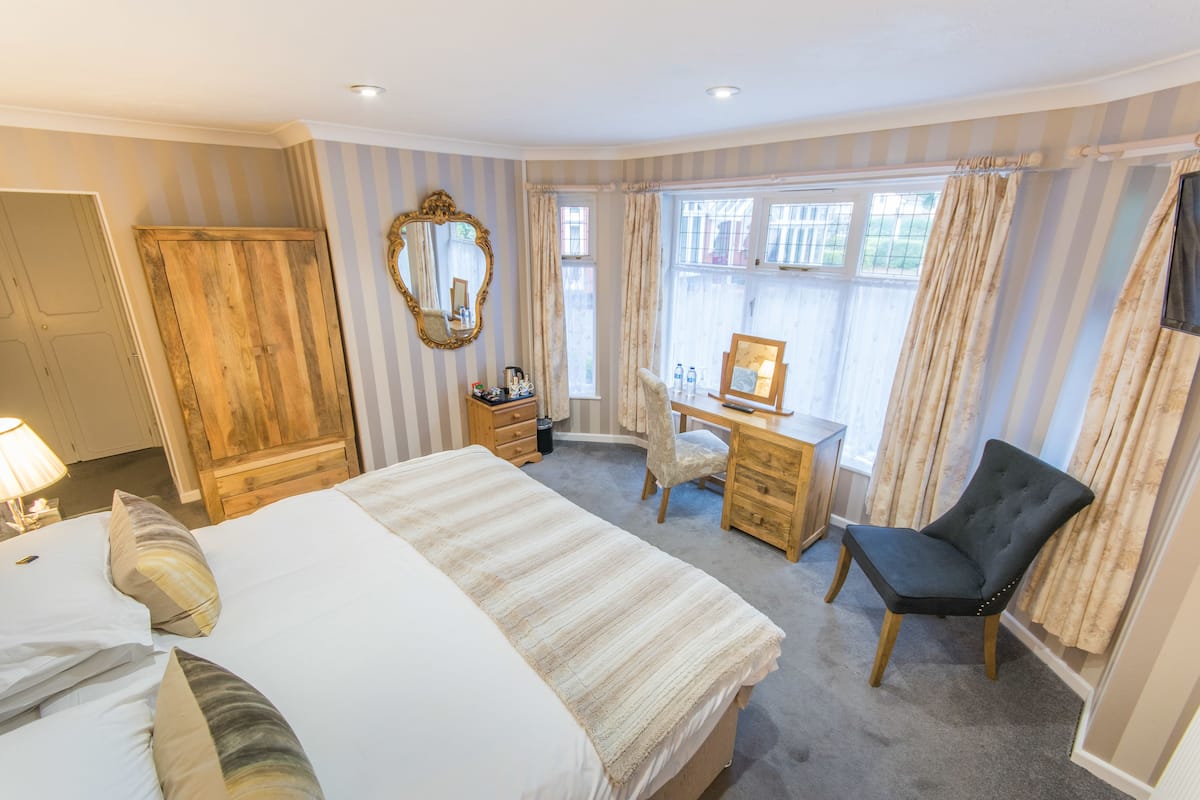 Standard Double or Twin Room, Ensuite, Ground Floor | Free WiFi, bed sheets