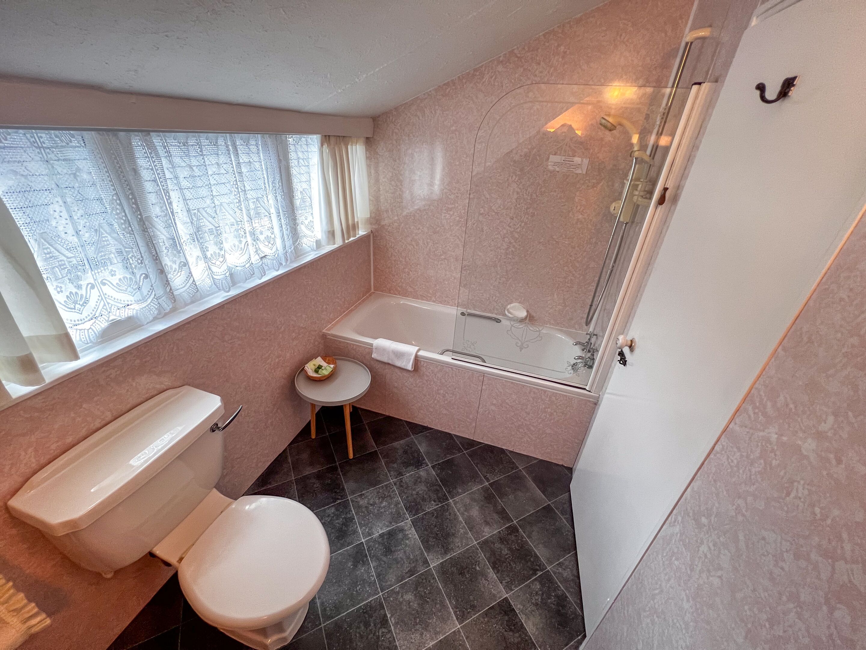 comfort double room, ensuite (small double 1 person) | bathroom