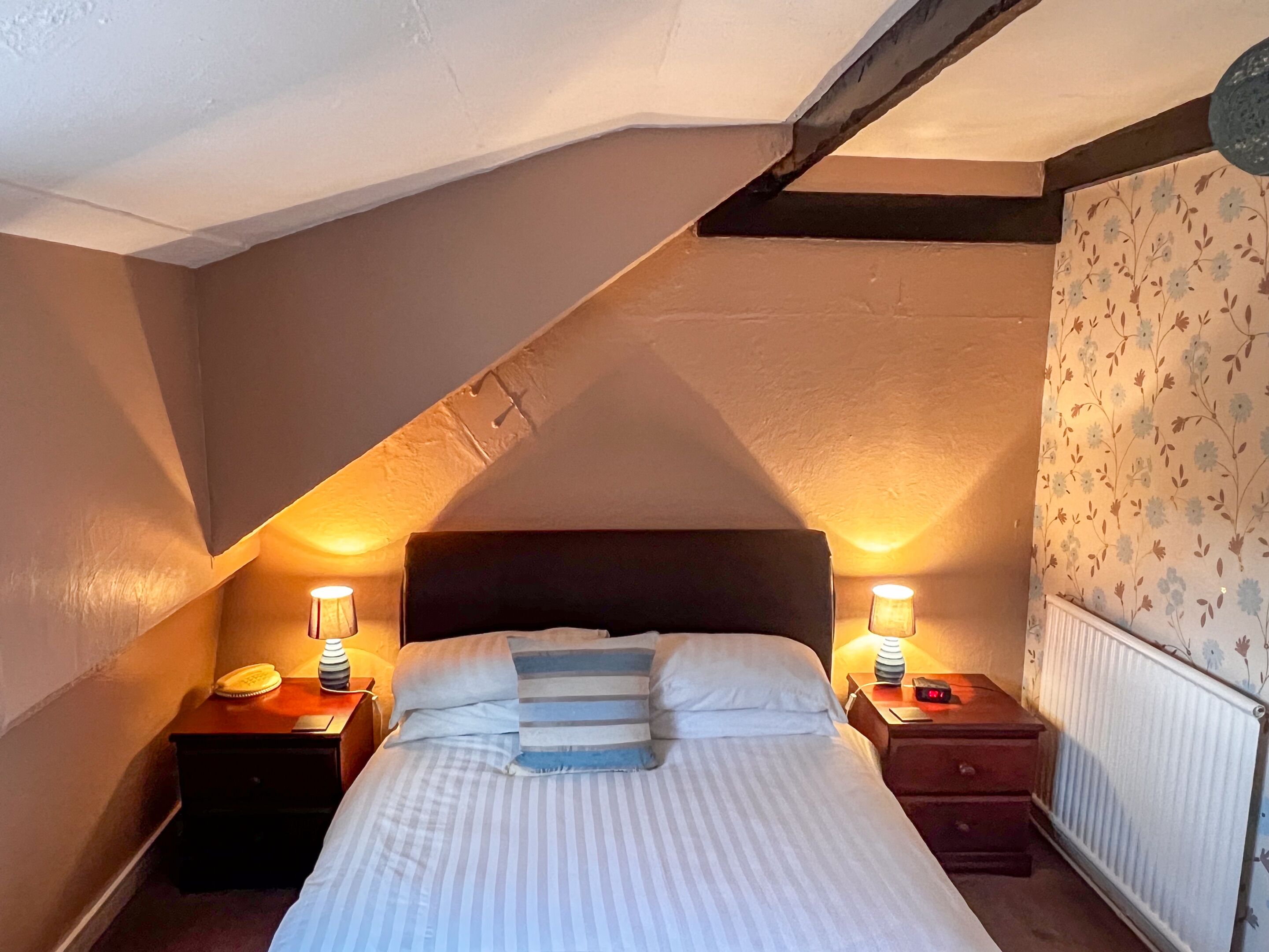 comfort double room, ensuite (small double 1 person)