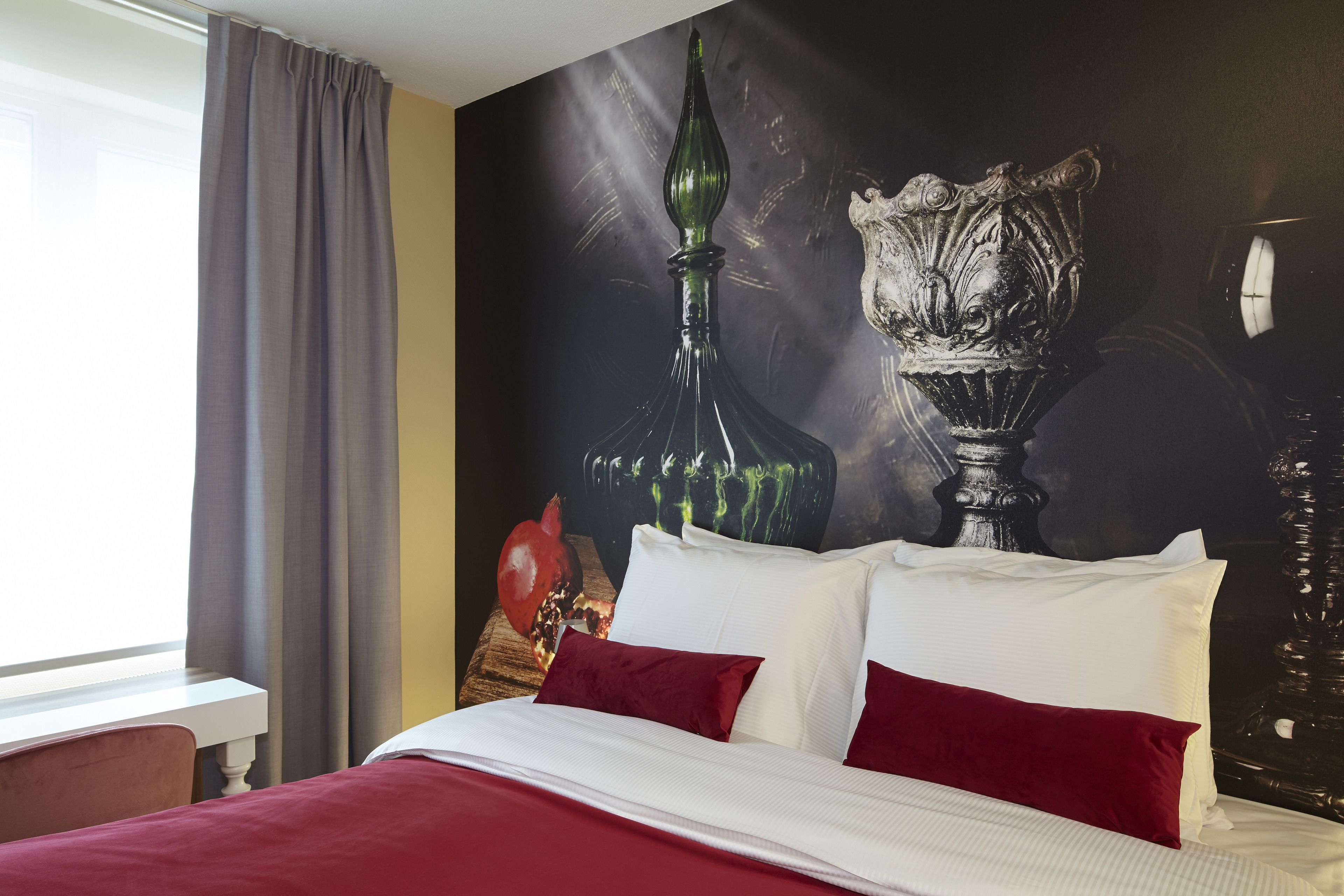standard room (small) | premium bedding, pillow-top beds, free minibar items, in-room safe