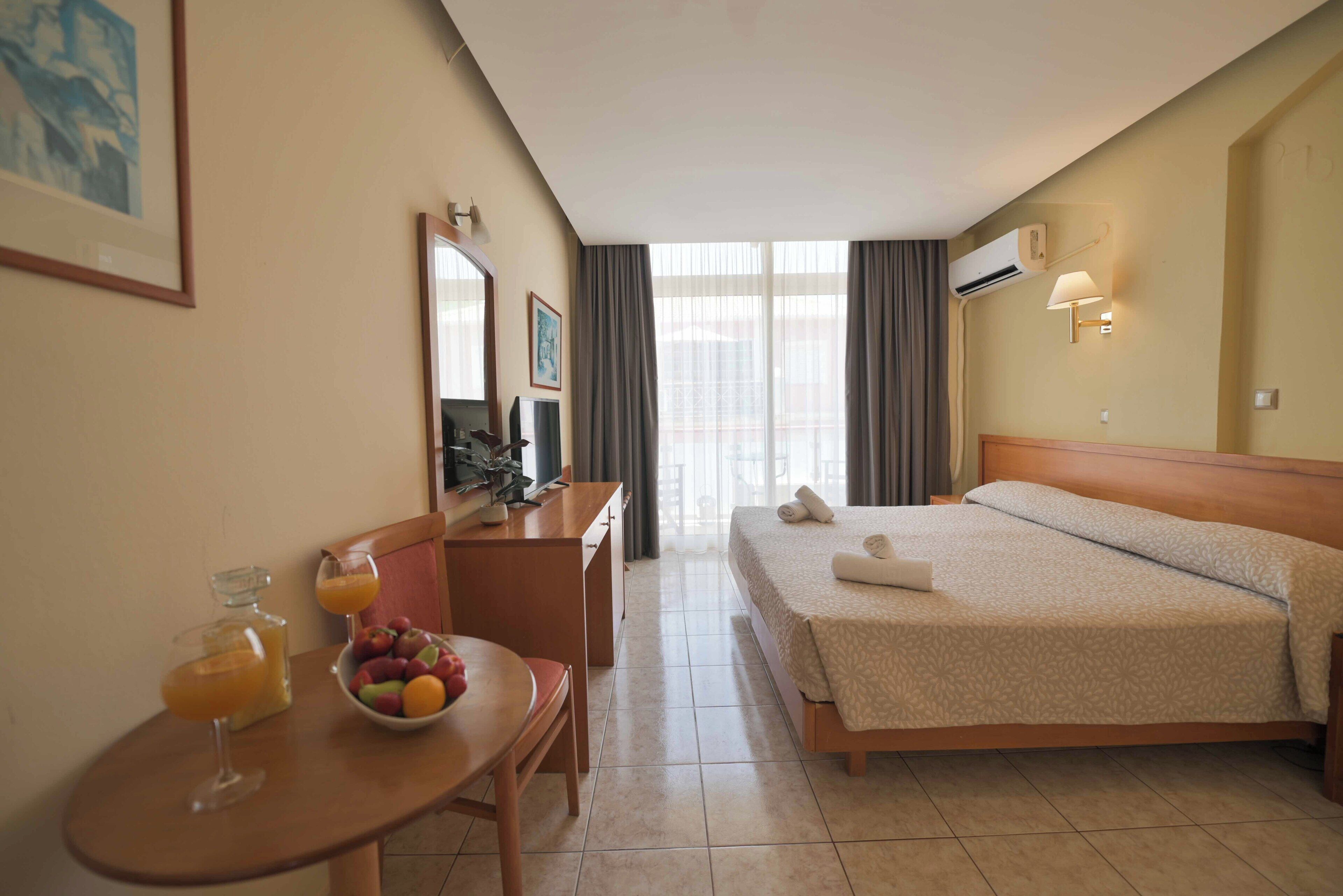 Classic Double or Twin | Premium-sengetøj, Tempur-Pedic-senge, skrivebord