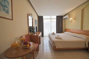 Ropa de cama de alta calidad, colchones Tempur-Pedic y escritorio 