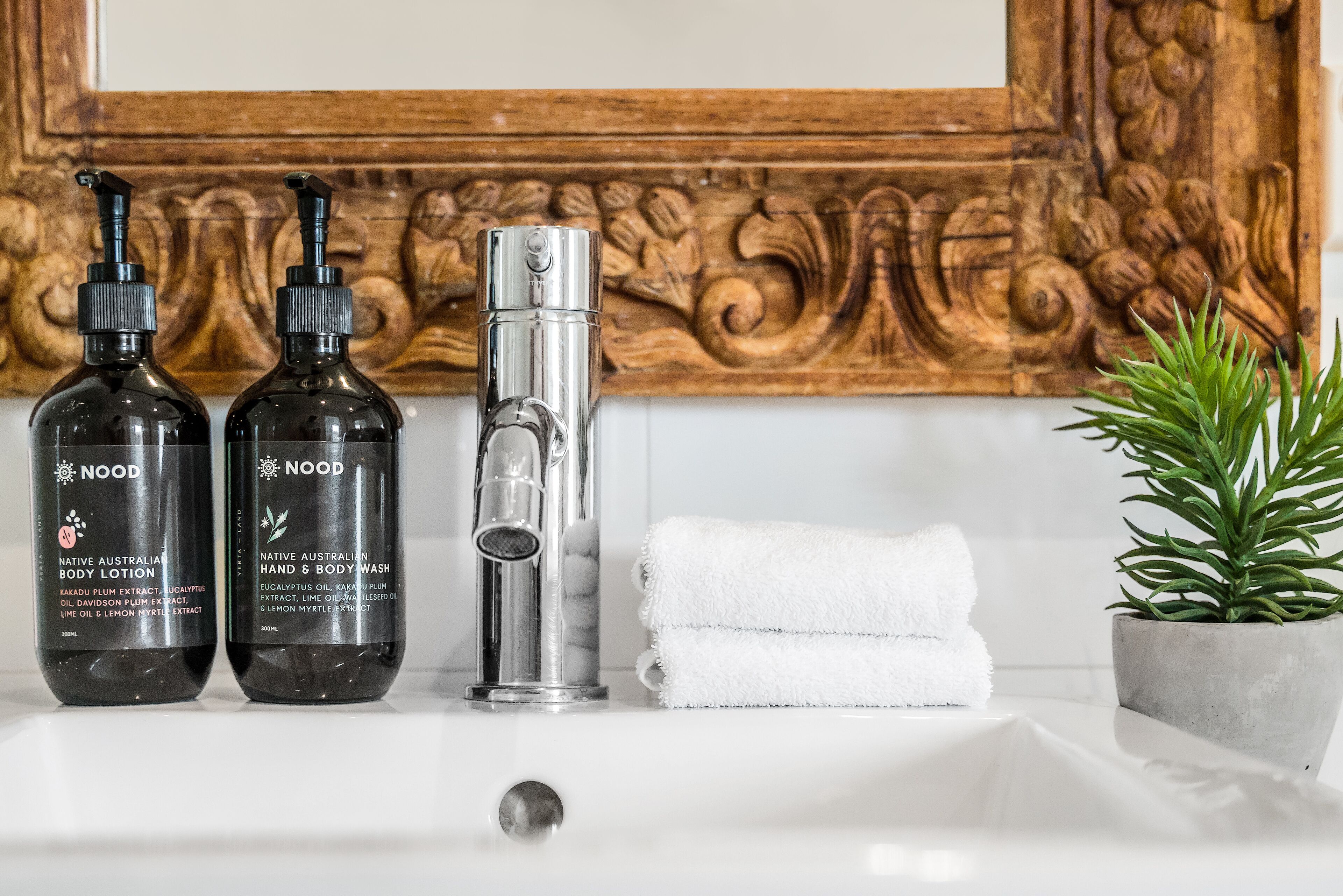 king room | minibar, in-room safe, desk, blackout curtains