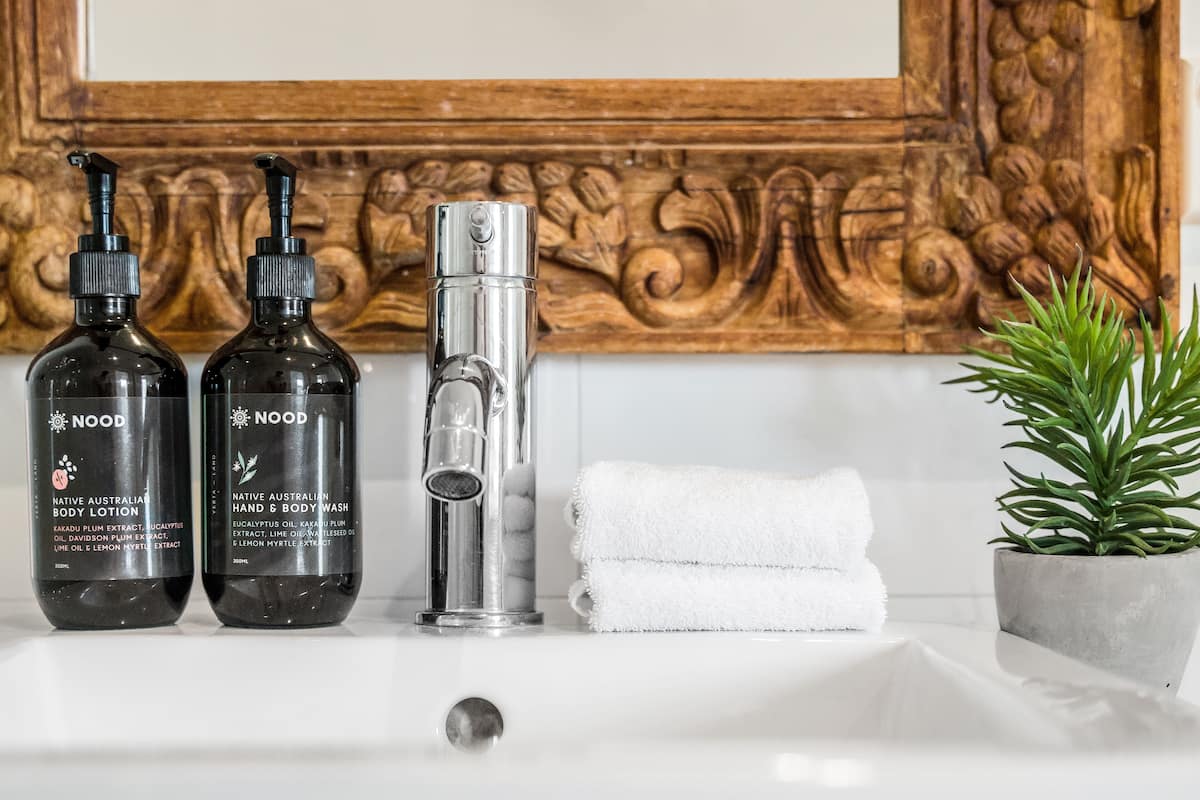 king room | minibar, in-room safe, desk, blackout curtains