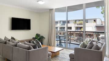 Deluxe Apartment, 3 Bedrooms, Accessible