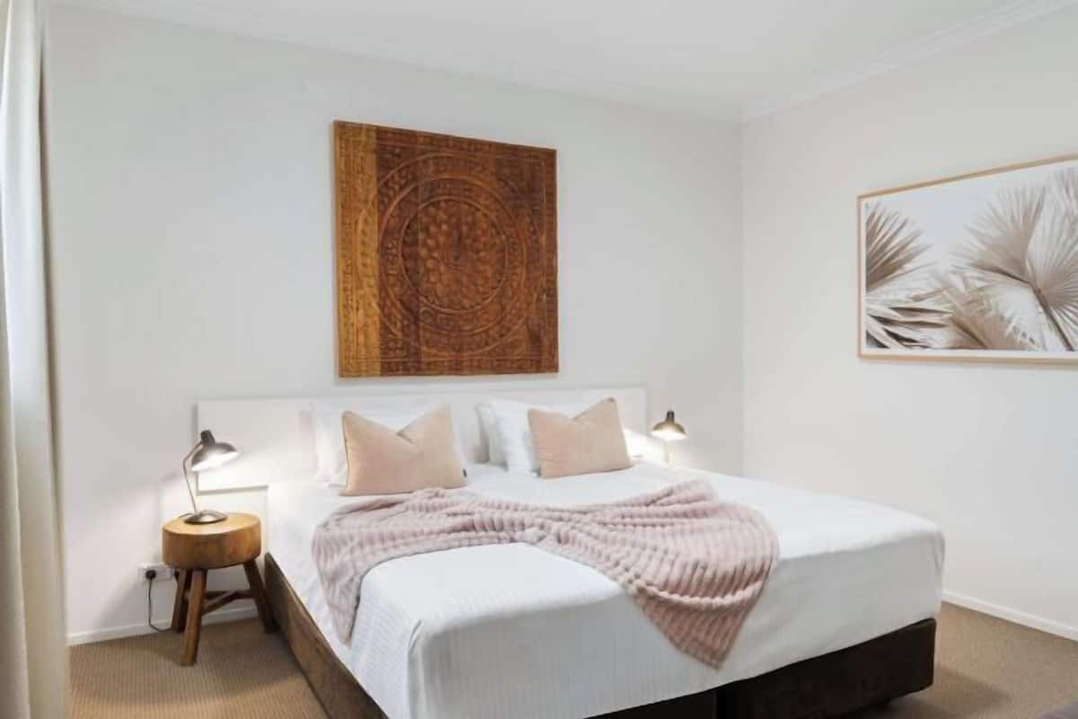 Minibar, in-room safe, desk, blackout curtains