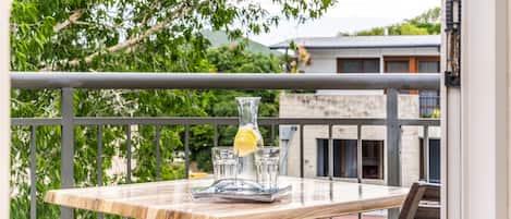 Apartment, 2 Schlafzimmer | Balkon