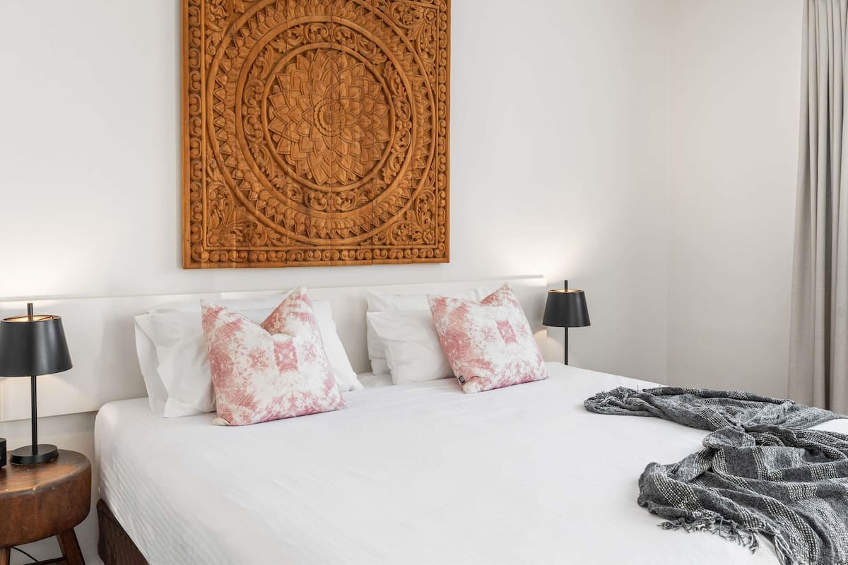 Departamento Deluxe, 1 habitación | Minibar, caja de seguridad en la habitación y escritorio