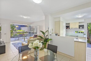 50-inch TV with digital channels - Verano Resort (Noosaville)