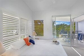 Deluxe Apartment, 2 Bedrooms, Garden View | Individually decorated, individually furnished, iron/ironing board - Verano Resort (Noosaville)