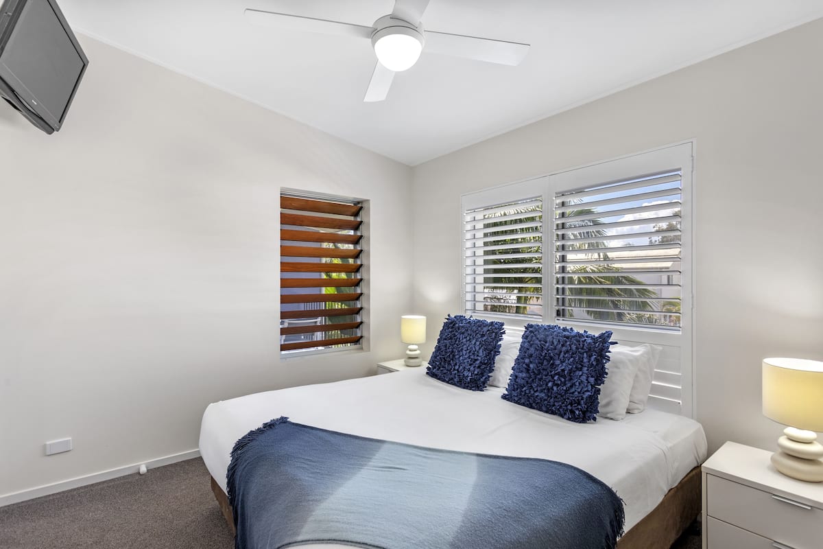 1 bedroom, individually decorated, individually furnished