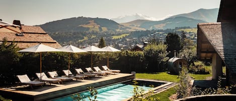 Indoor pool, outdoor pool, open 10:00 AM to 4:00 PM, sun loungers