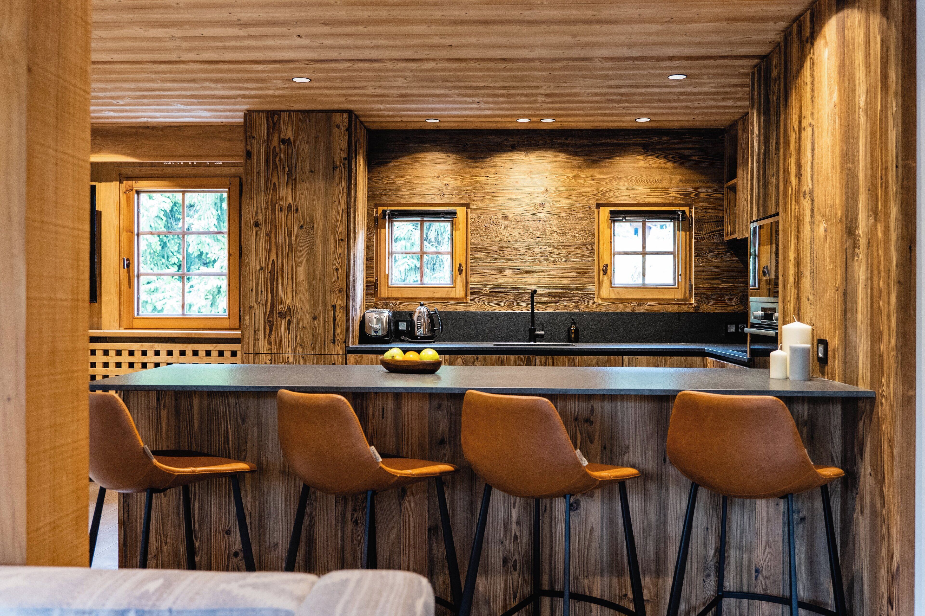 Baltus Chalet - 5 bedrooms | Minibaari, tallelokero huoneessa, yksilöllisesti kalustettu, äänieristys