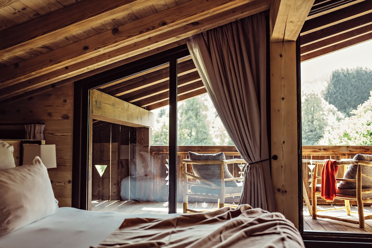 Chambre Prestige | Minibar, in-room safe, soundproofing, iron/ironing board