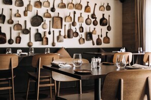 2 restaurants; lunch and dinner served - L'Alpaga, a Beaumier hotel (Megeve)