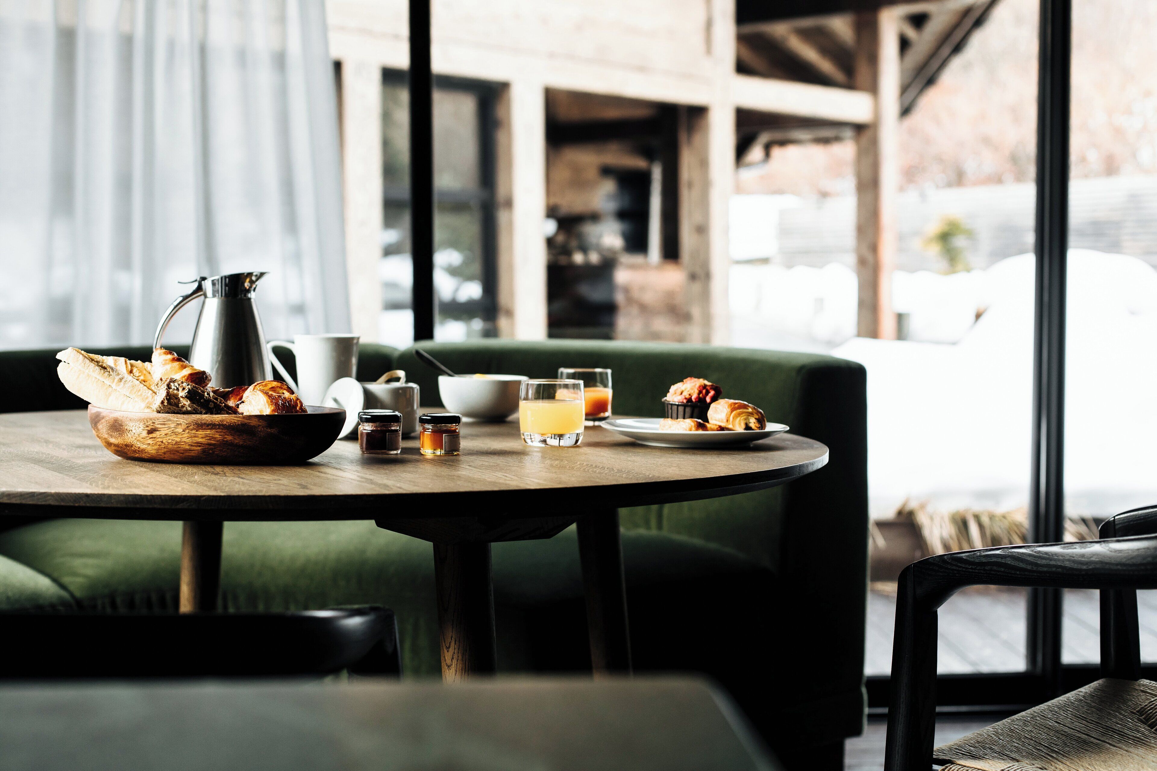 Café da manhã com buffet grátis todos os dias