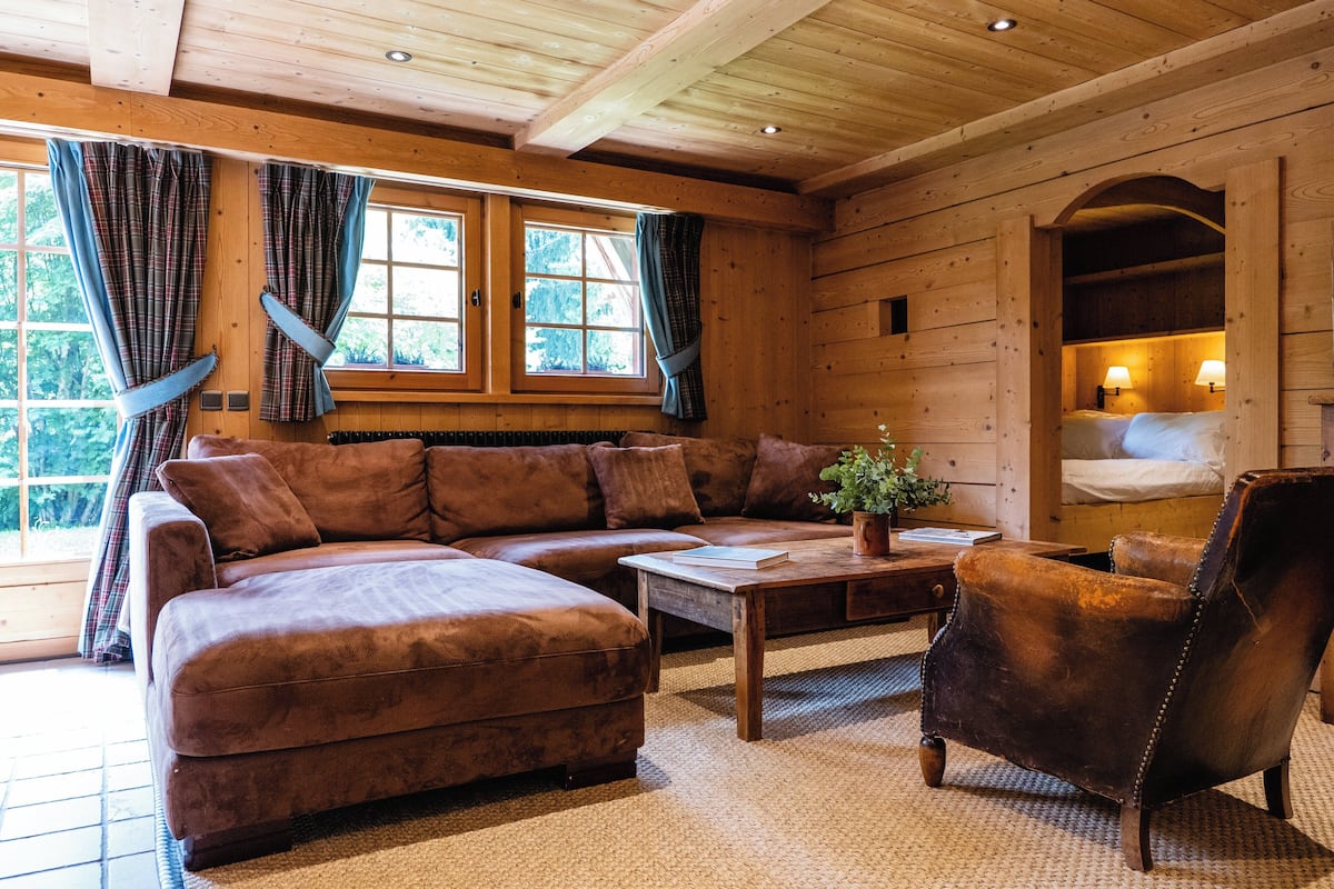 Ambroise Chalet - 3 bedrooms | 5 bedrooms, minibar, in-room safe, individually furnished