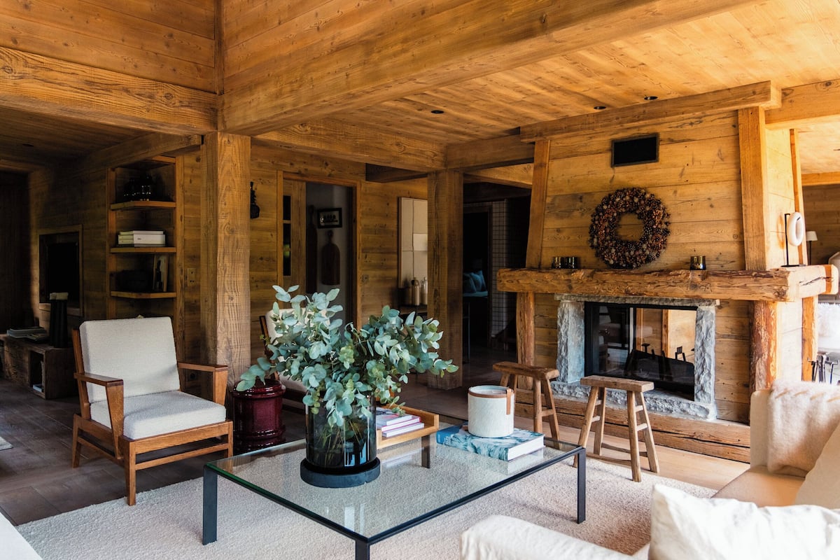 Donatien Chalet, 5 bedrooms Premium | Minibar, in-room safe, soundproofing, iron/ironing board