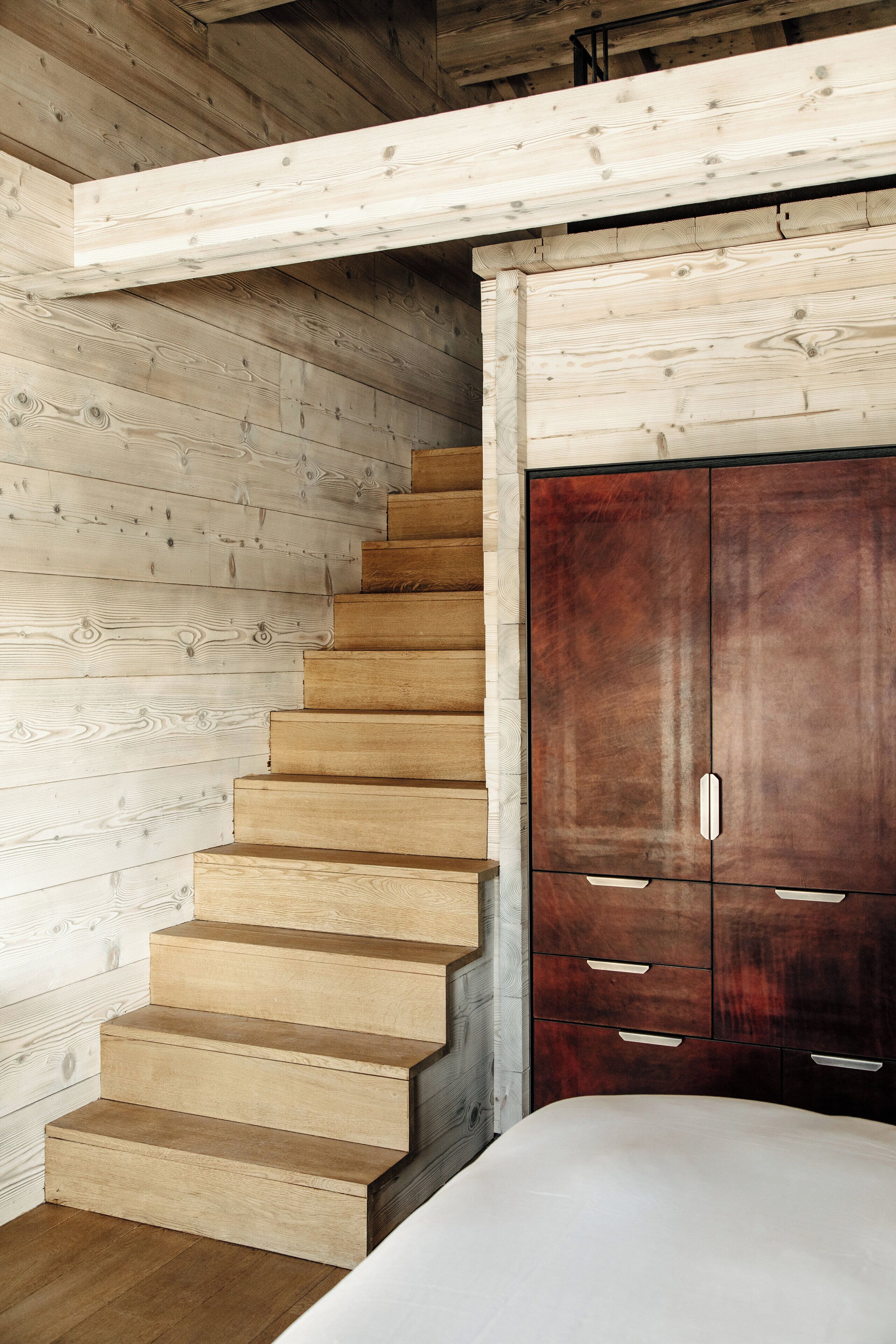 Chambre Prestige (mezzanine) | Minibar, in-room safe, individually furnished, soundproofing