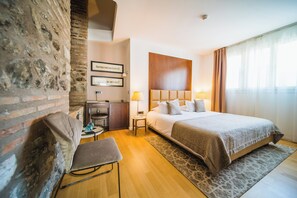 Egyptian cotton sheets, hypo-allergenic bedding, memory-foam beds