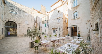 Hotel Vestibul Palace