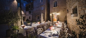 Hotel Vestibul Palace
