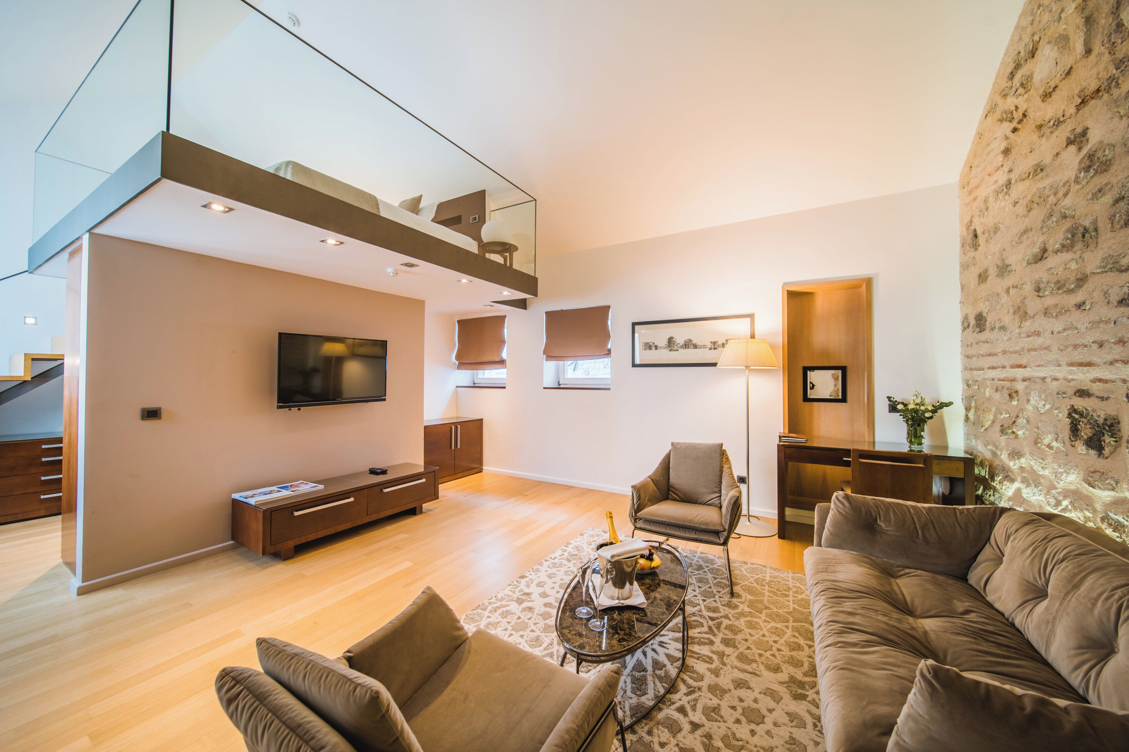 luxury suite | egyptian cotton sheets, hypo-allergenic bedding, memory-foam beds