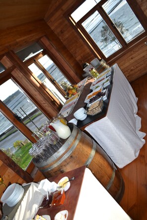 Breakfast buffet - Puerto Chico Hotel (Puerto Varas)