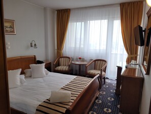 Double Room, Balcony | Minibar, in-room safe, desk, free WiFi