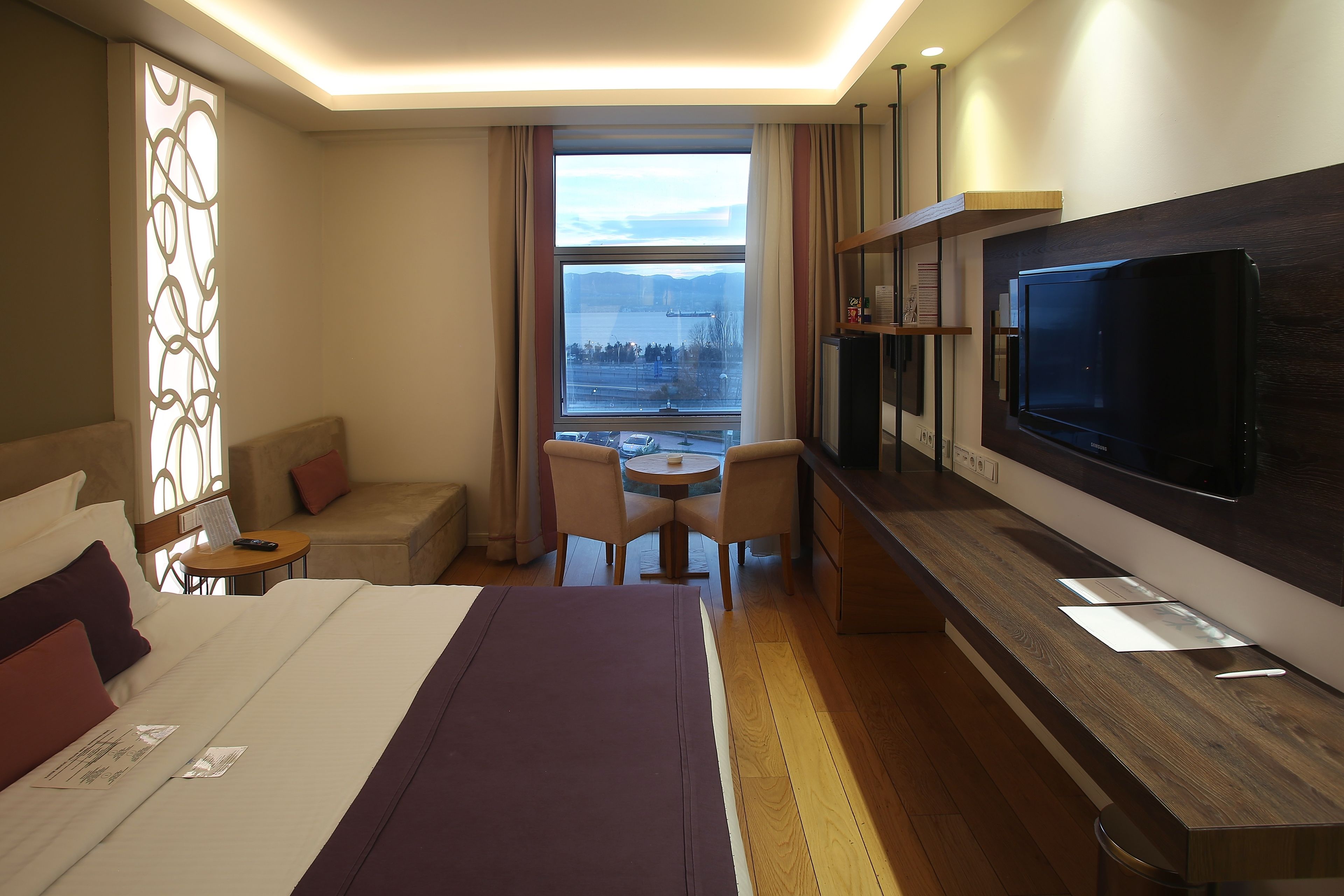double room, sea view | minibar, in-room safe, desk, soundproofing