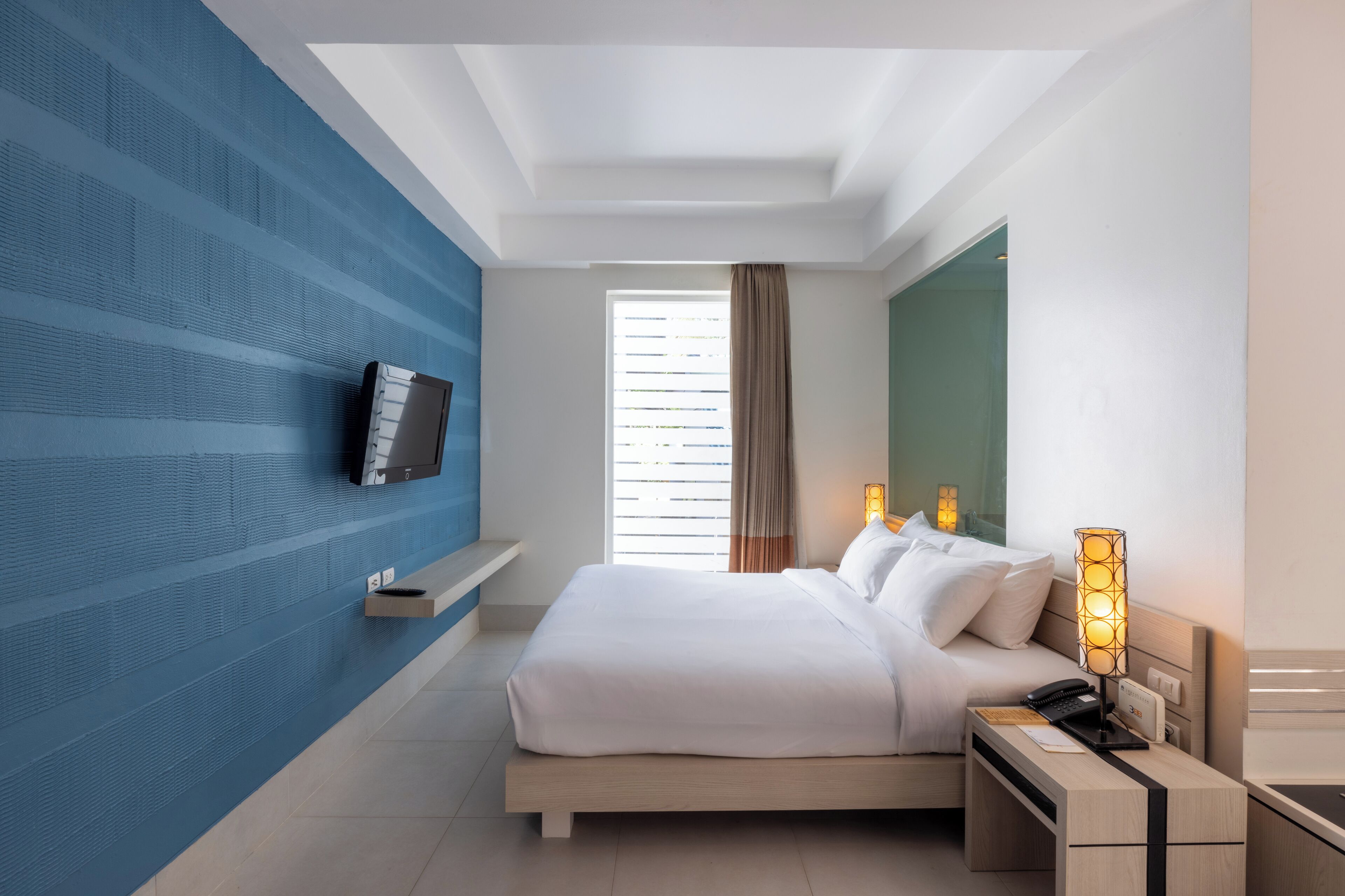 pool access mini suite room | free minibar items, in-room safe, desk, rollaway beds