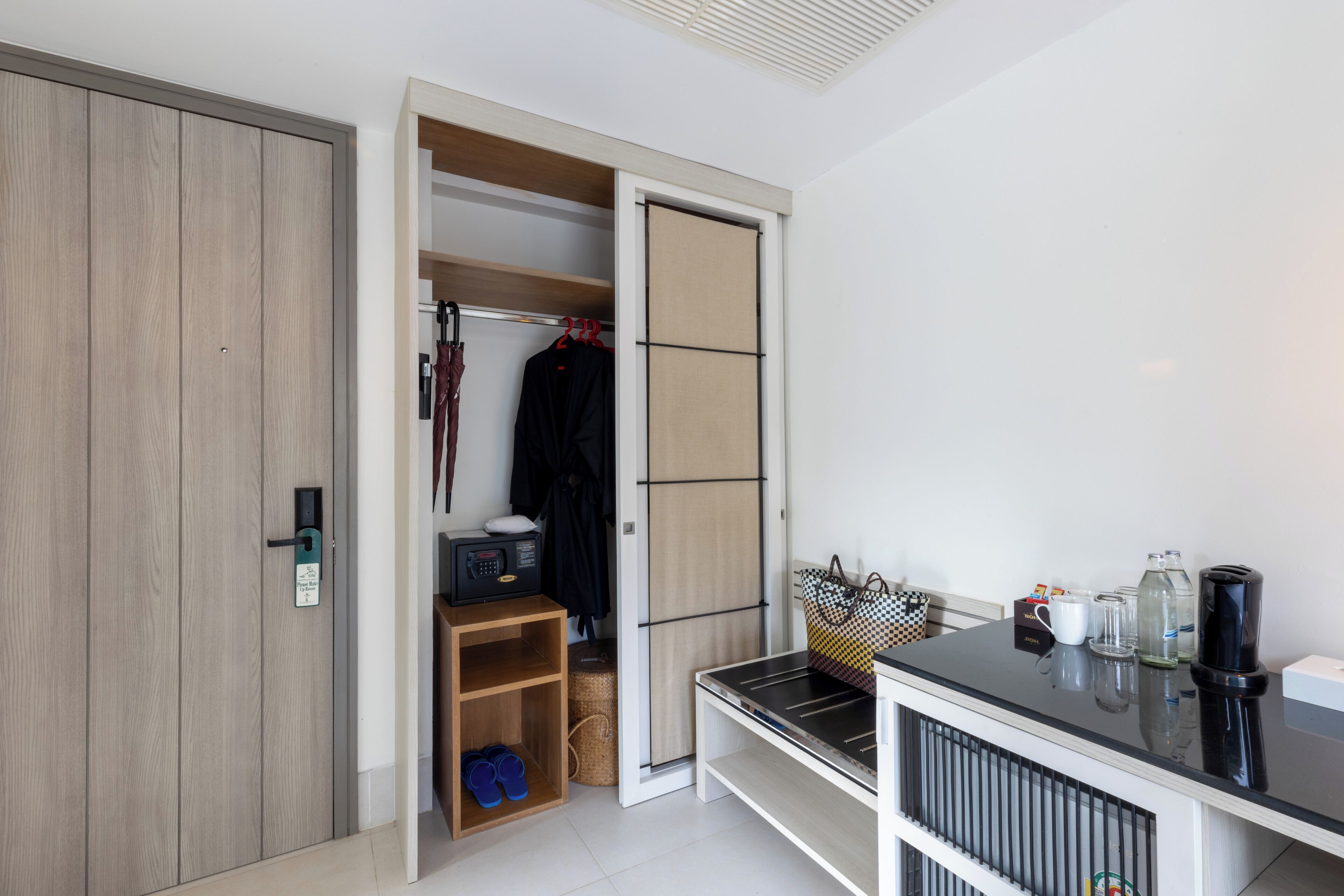 mini suite | free minibar items, in-room safe, desk, rollaway beds