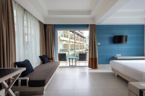 Mini Suite | Artículos del minibar gratis y caja de seguridad en la habitación 