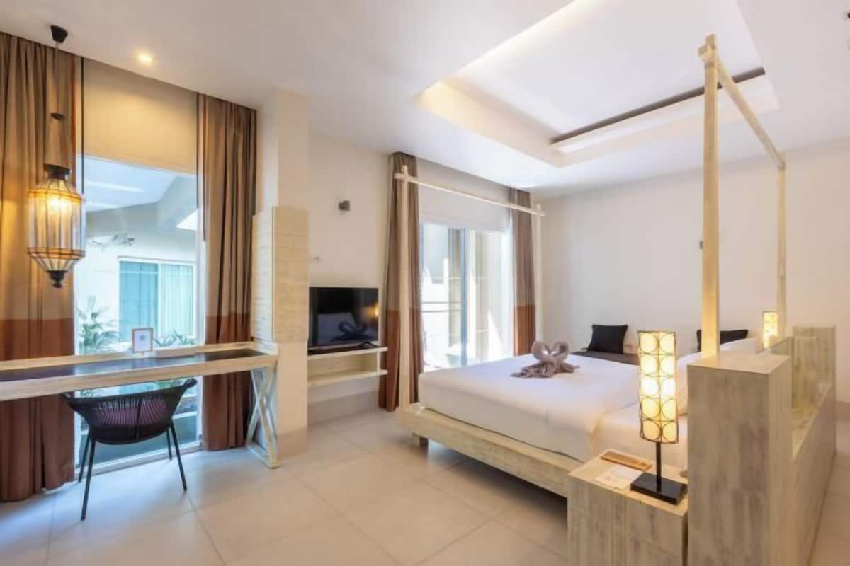 Minibar (some free items), in-room safe, desk, rollaway beds (surcharge)