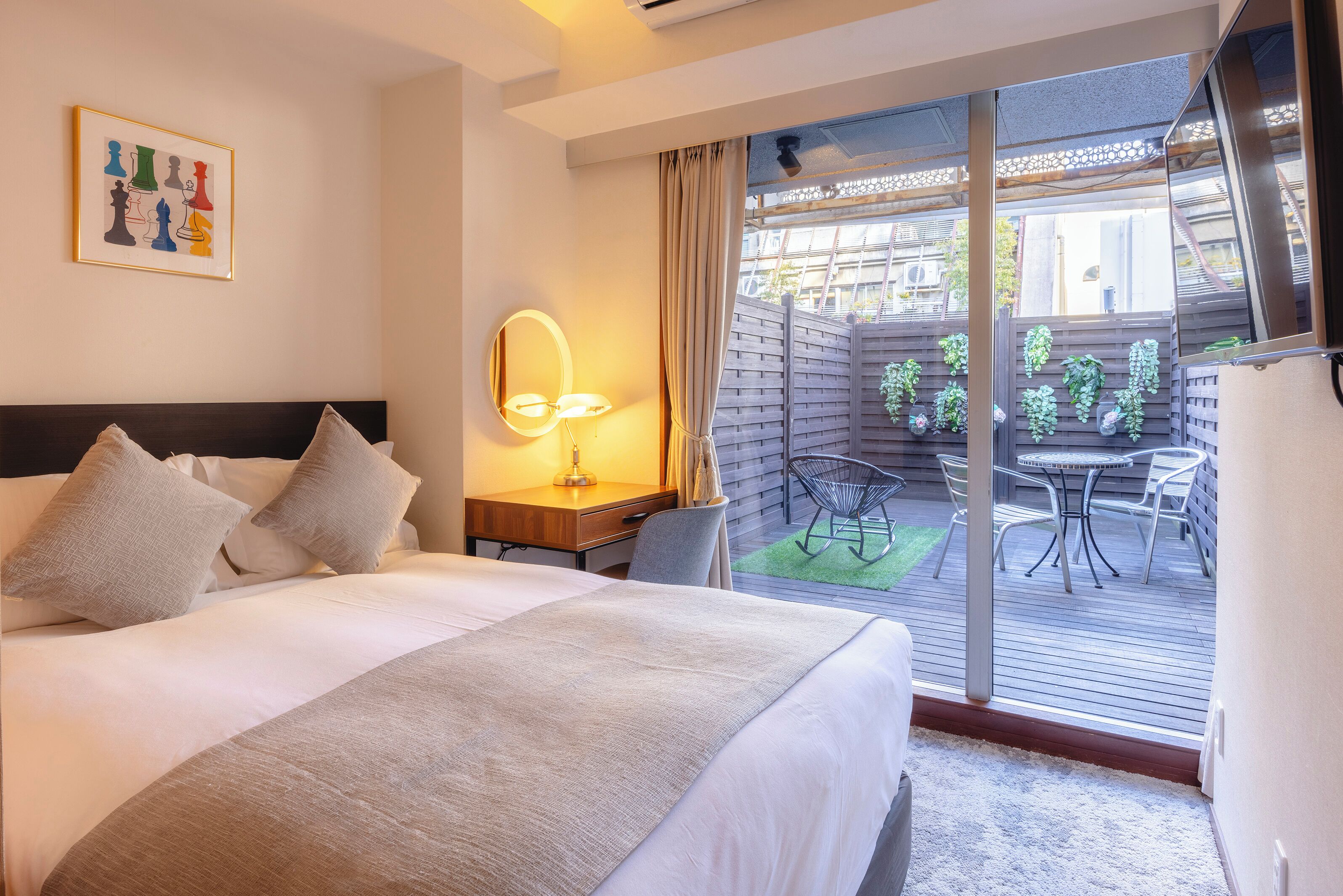 Standaard tweepersoonskamer, niet-roken, balkon | Luxe beddengoed, donsdekens, individueel gedecoreerd
