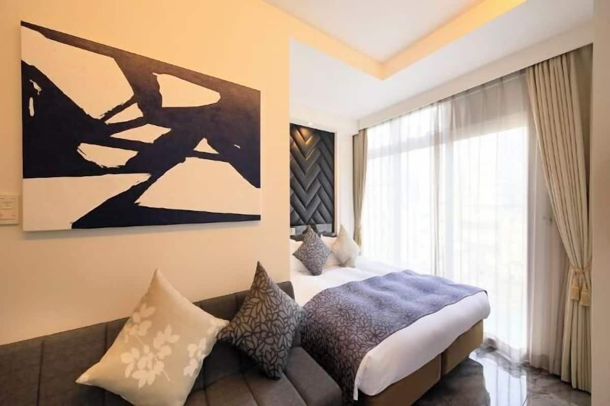 1 bedroom, premium bedding, down duvets, individually decorated