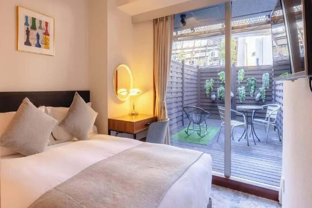 1 bedroom, premium bedding, down duvets, individually decorated