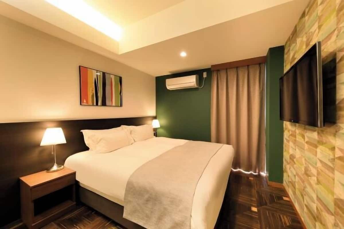 1 bedroom, premium bedding, down duvets, individually decorated