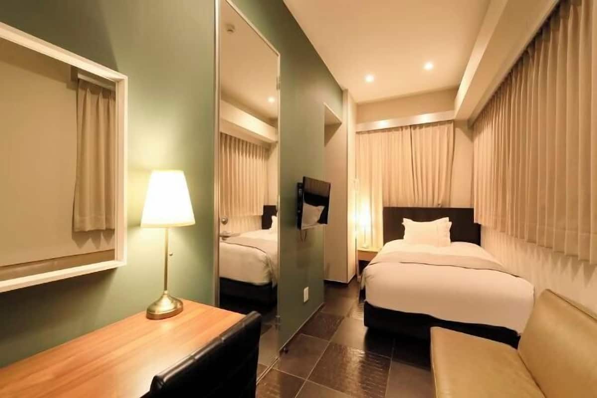 1 bedroom, premium bedding, down duvets, individually decorated
