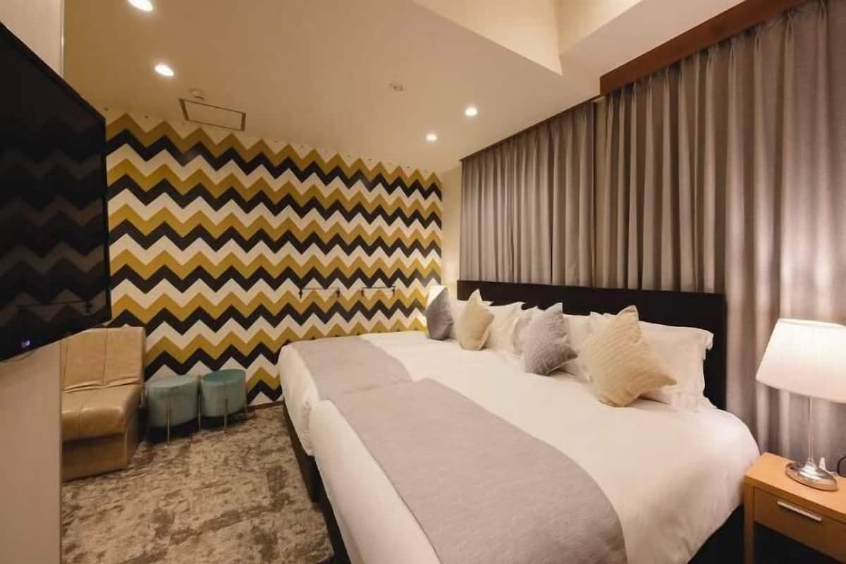 1 bedroom, premium bedding, down duvets, individually decorated