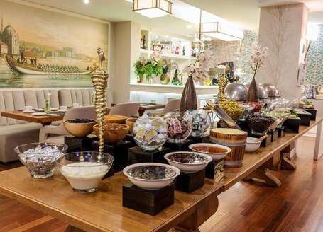 Hotel Amira Istanbul - Image 8