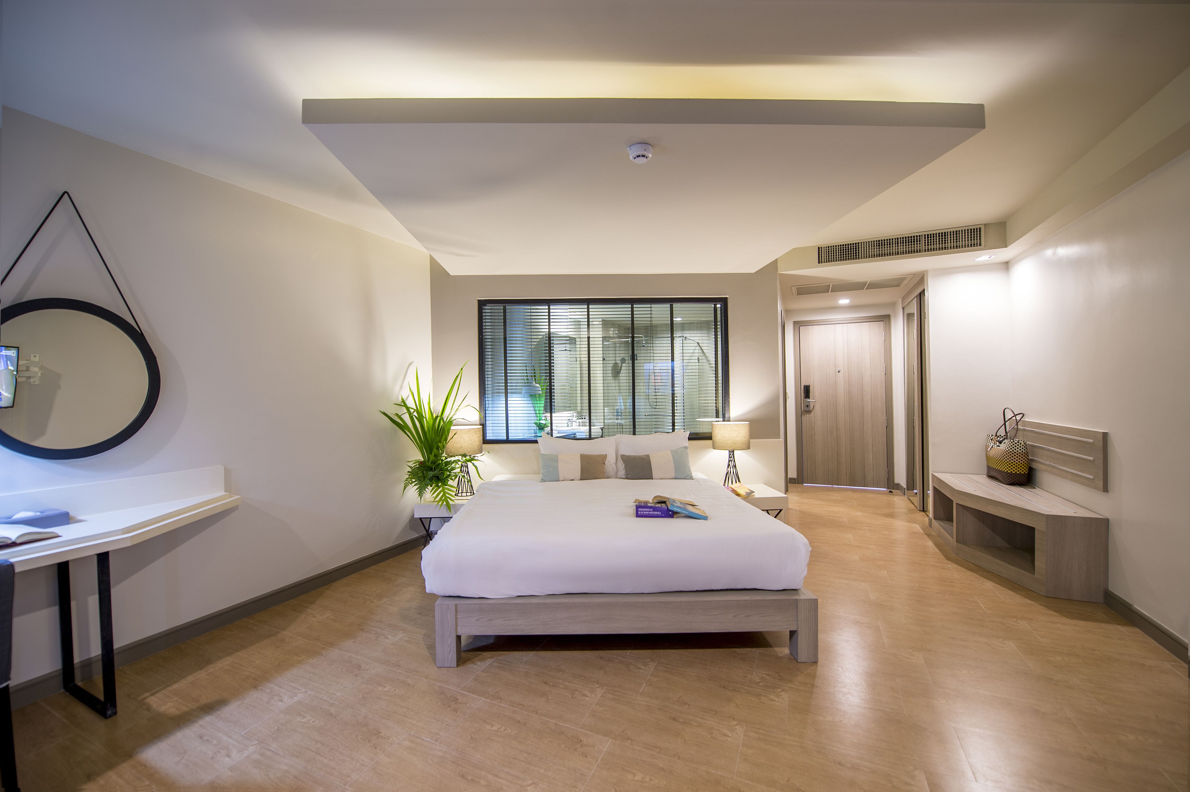 deluxe premier room (double or twin beds) | 1 bedroom, in-room safe, desk, free wifi