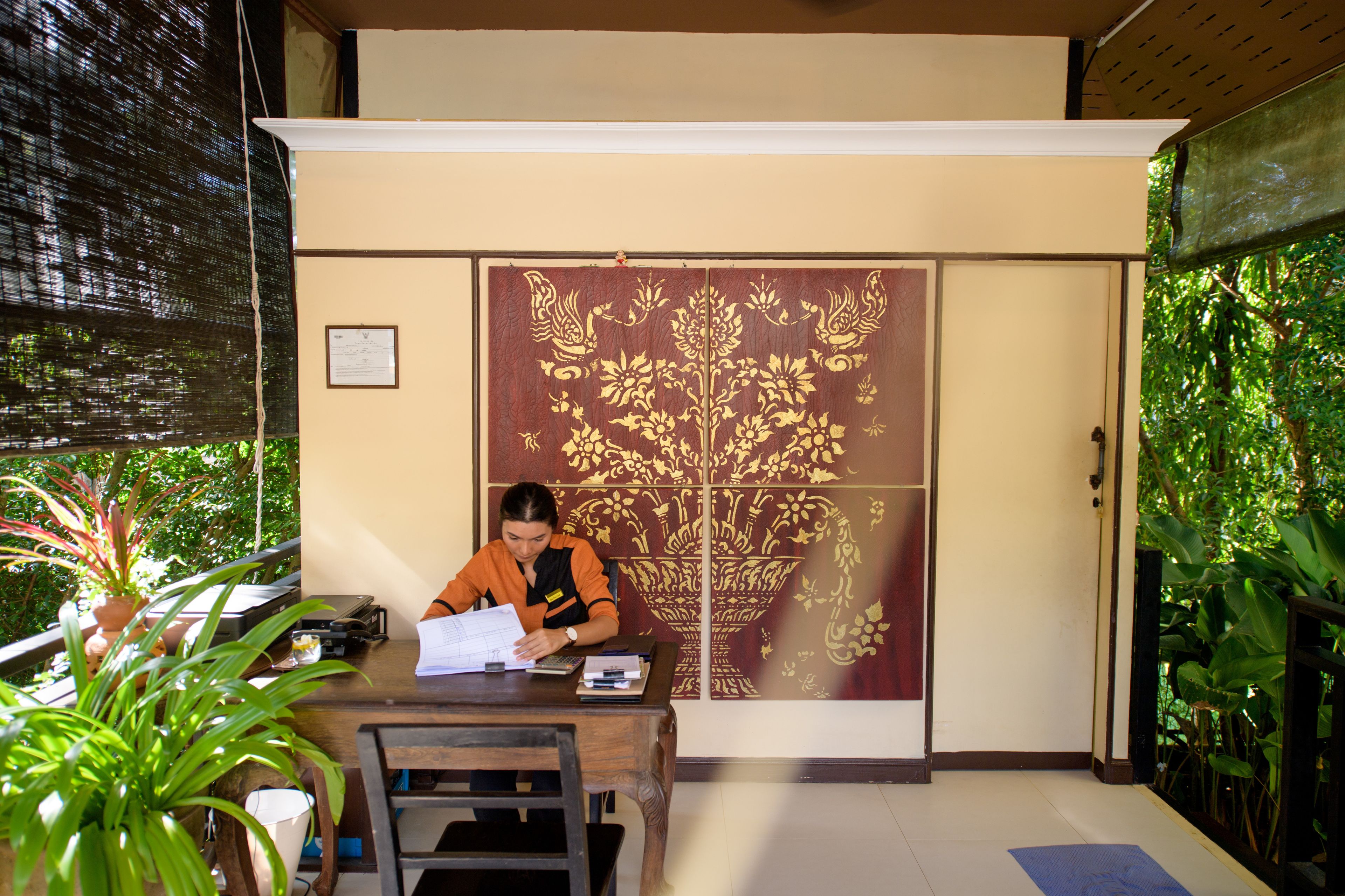 outdoor treatment area, body treatments, aromatherapy